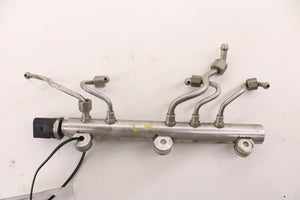 13-15 BMW 750i xDrive 4.4L Twin Turbo LH Side High Pressure Fuel Injection Rail