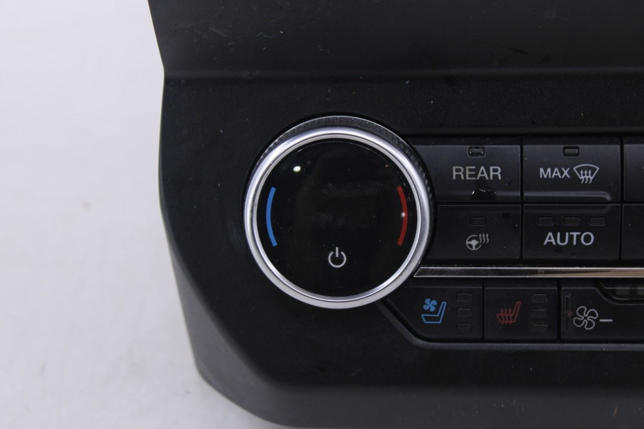2020-21 Ford Expedition Max XLT Dash Audio Radio Faceplate Climate Control Panel8