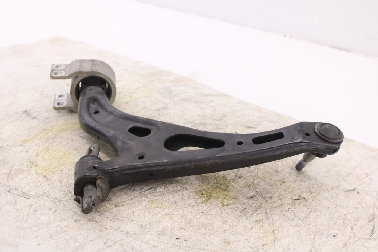 2018-2024 Chevrolet Equinox LT FWD Front Right Lower Control Arm 87821886 OEM8