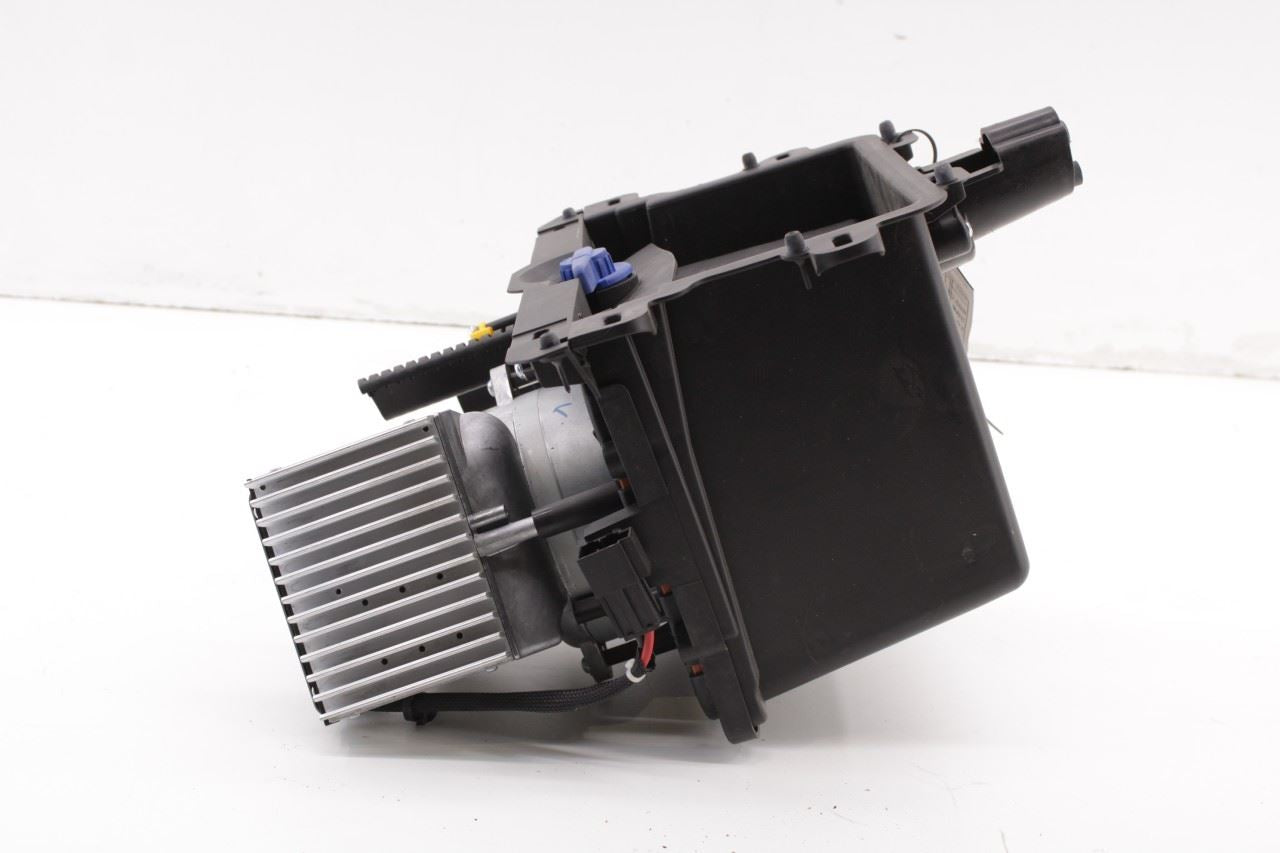 2017-19 Chrysler Pacifica Limited Rear Cargo Stow'N Vacuum Cleaner w/ Reservoir - Alshned Auto Parts