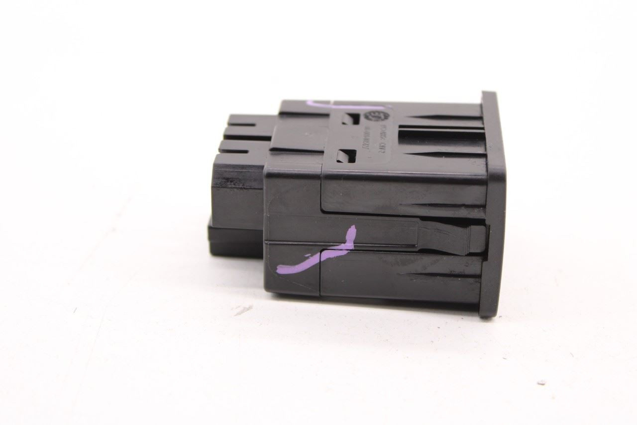 17-20 Lincoln MKZ Reserve Center Console Media USB Charger Port HP5T-14F014-AC - Alshned Auto Parts