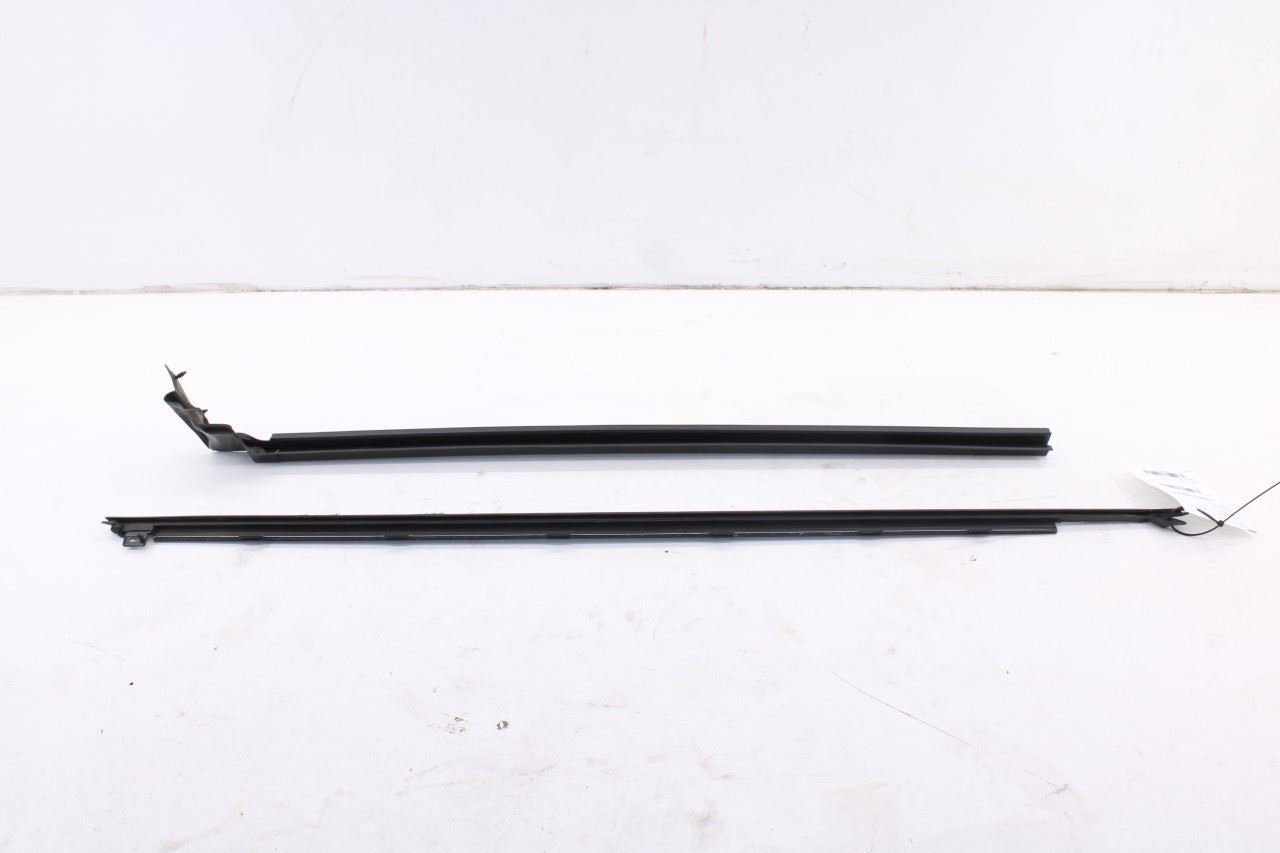 15-23 Ford Mustang Conv V6 2Dr Front Right Door Outer w/ Inner Belt Weatherstrip6