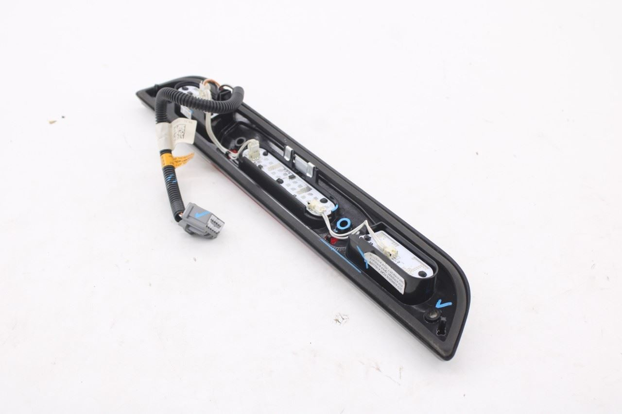 2021-2026 Ford F150 XLT Supercrew Rear Center High Mounted Stop Light Lamp6