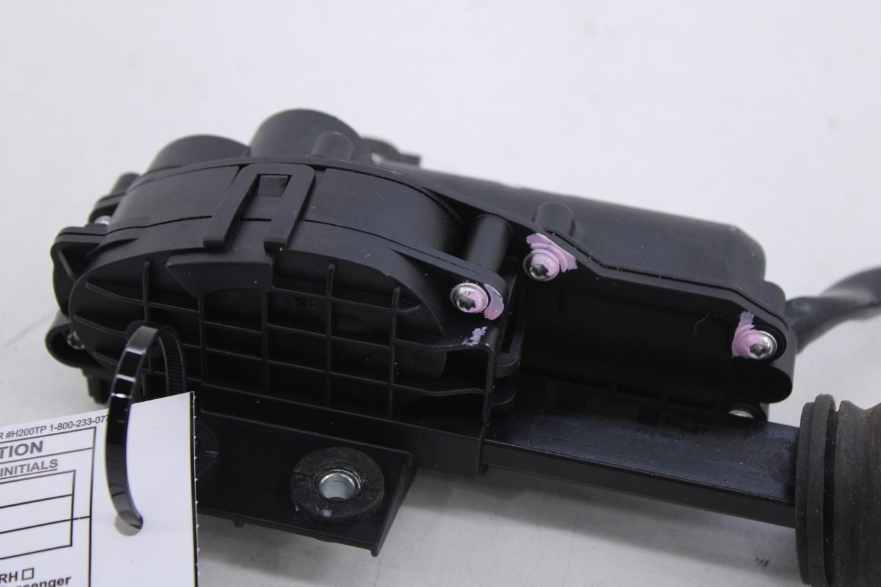 2011-18 Porsche Cayenne S Rear Left Side Door Window Glass Sun Shade Drive Unit4