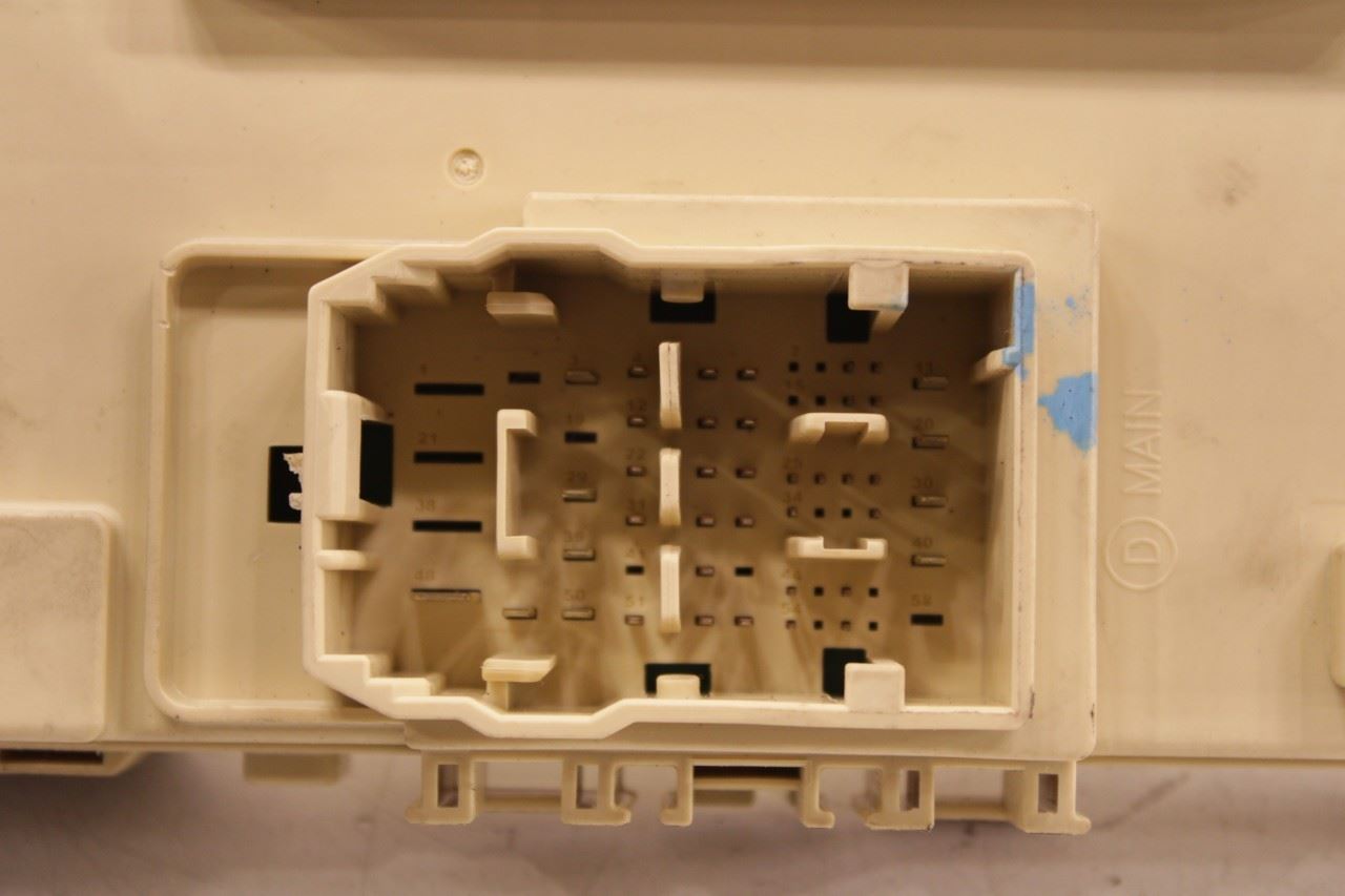 2022-23 Hyundai Tucson SEL 2.5L Cabin Instrument Panel Fuse Relay Junction Block - Alshned Auto Parts
