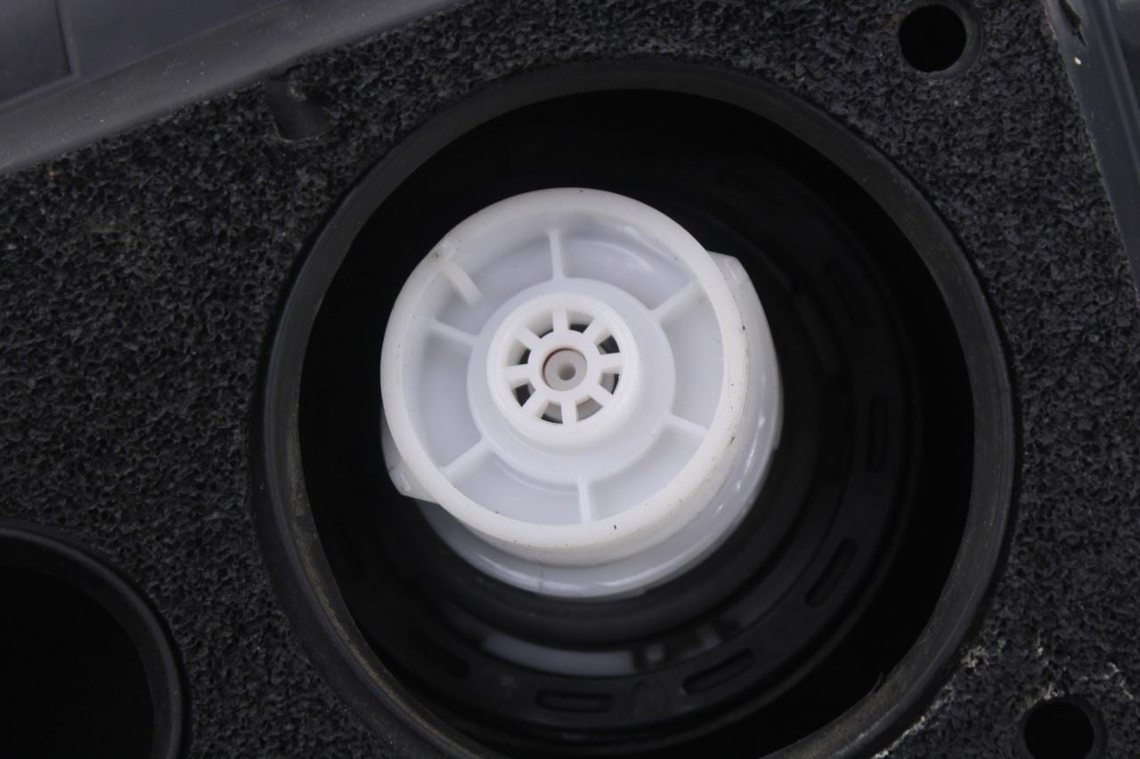 20-22 KIA Sportage Nightfall Fuel Tank Filler Housing Door Lid Cover w/ Fuel Cap12