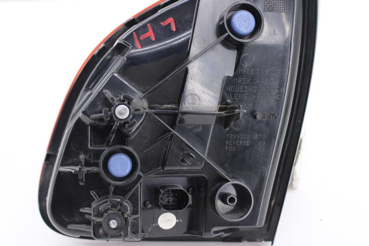 2011-2014 Porsche Cayenne S Rear Left Driver Side Tail Light Lamp 7P5-945-0937
