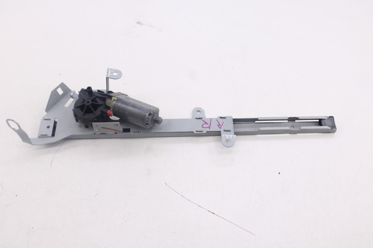 06-09 Mercedes-Benz CLK 350 Front RH Side Seat Belt Feeder Adjuster Guide *ReaD*7