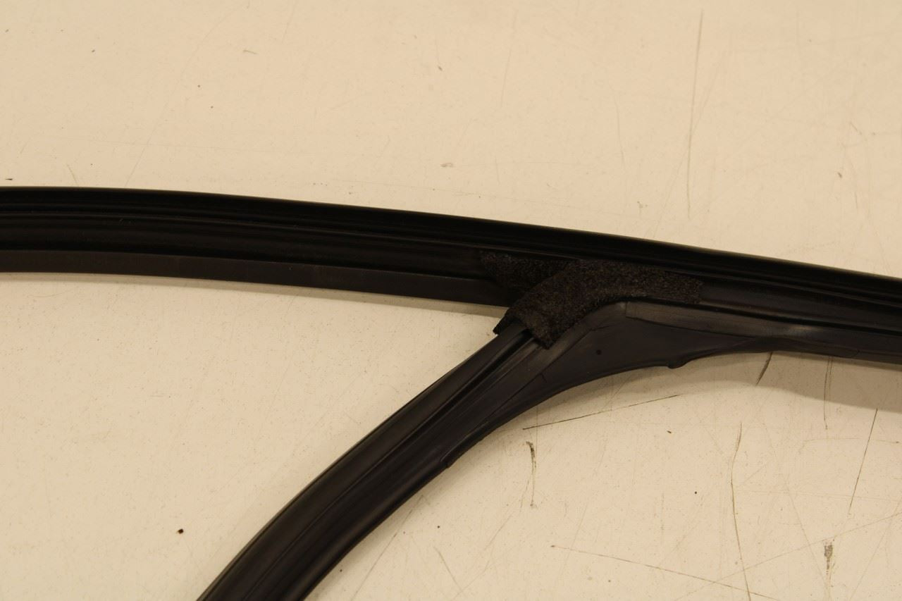 17-19 GMC Acadia SLT-1 Front Right Door Run Channel w/ Belt Molding Weatherstrip - Alshned Auto Parts