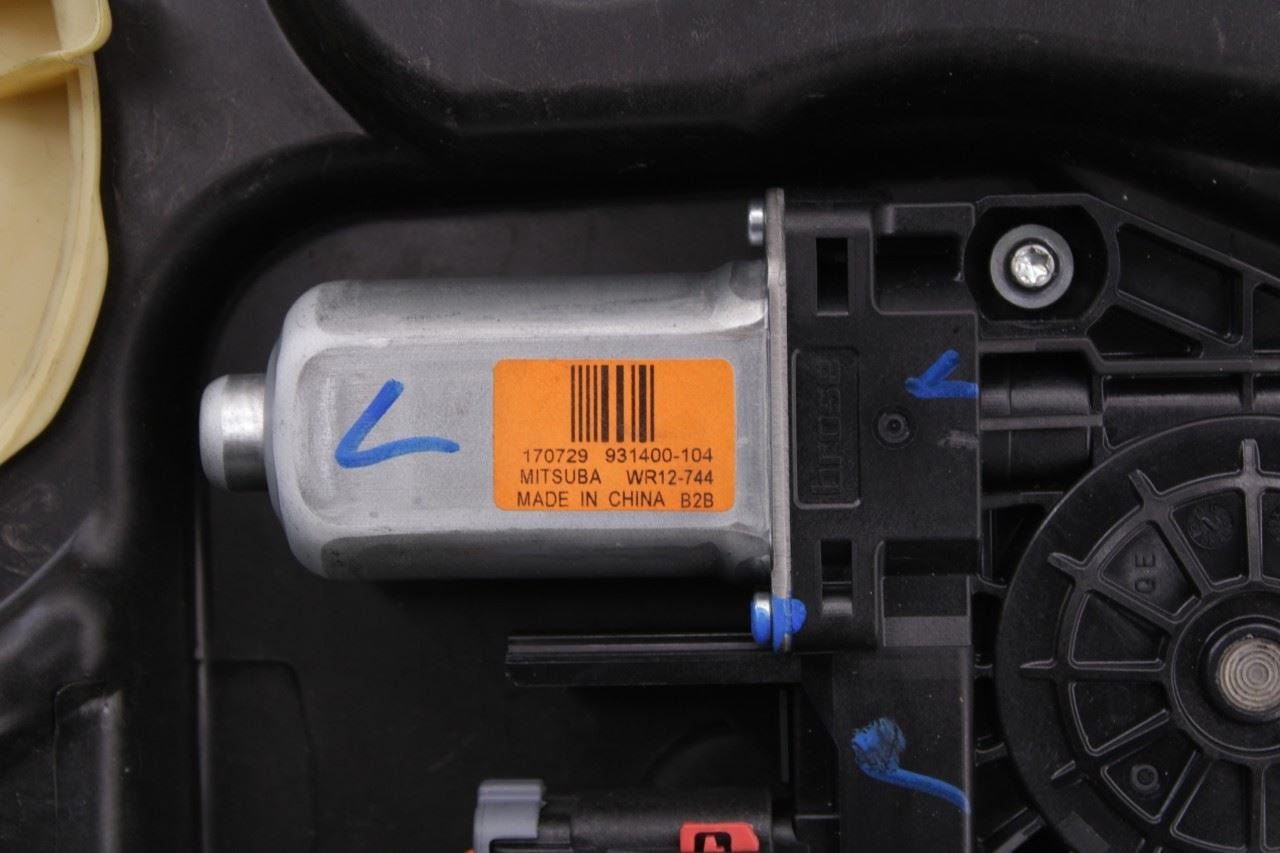 14-23 Jeep Cherokee Limited Front Left Door Window Regulator w/ Carrier w/ Motor - Alshned Auto Parts