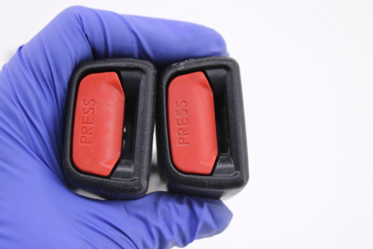 2015-23 Toyota Tacoma SR5 Double Cab Front Right Left Side Seat Belt Buckle Set7