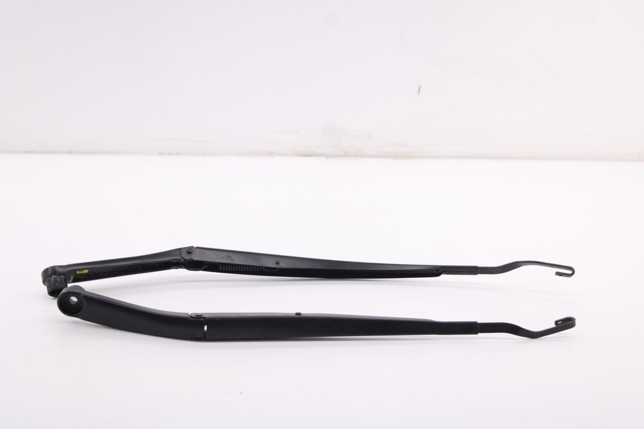 2021-25 Hyundai Elantra SE Front Left and Right Windshield Wiper Arm 98321-AA0006