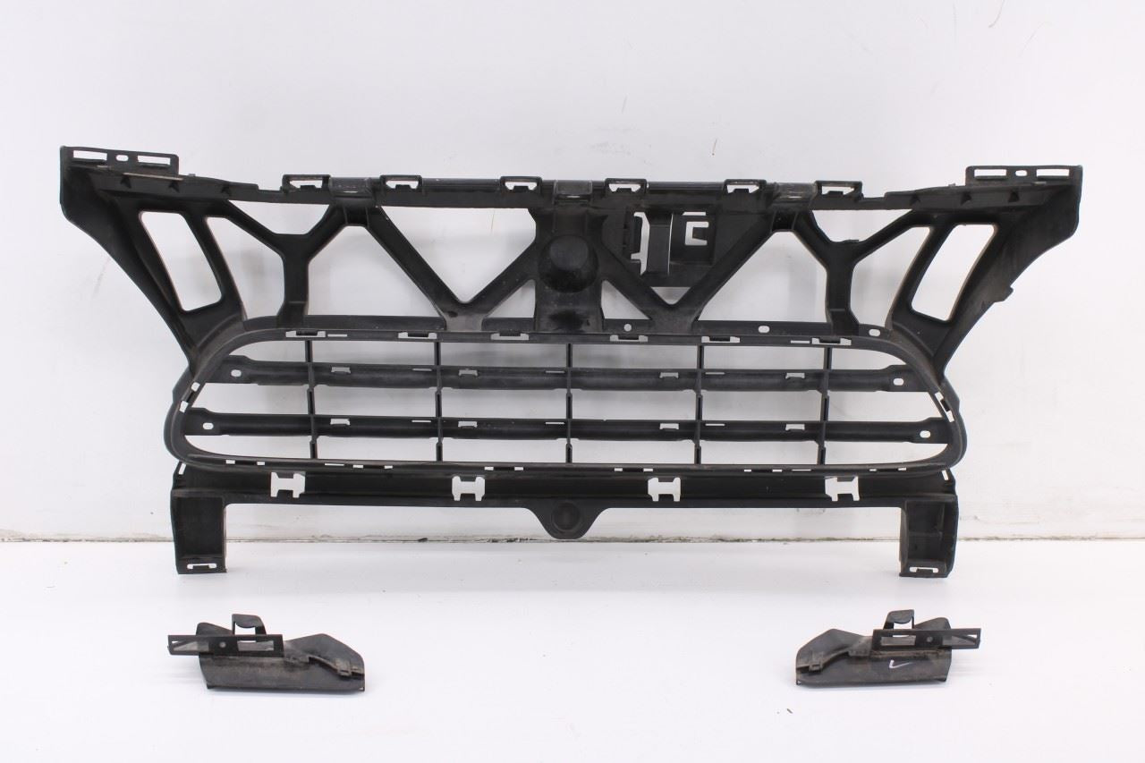 2011-2014 Porsche Cayenne S Front Bumper Support Rail Grille Center Panel10
