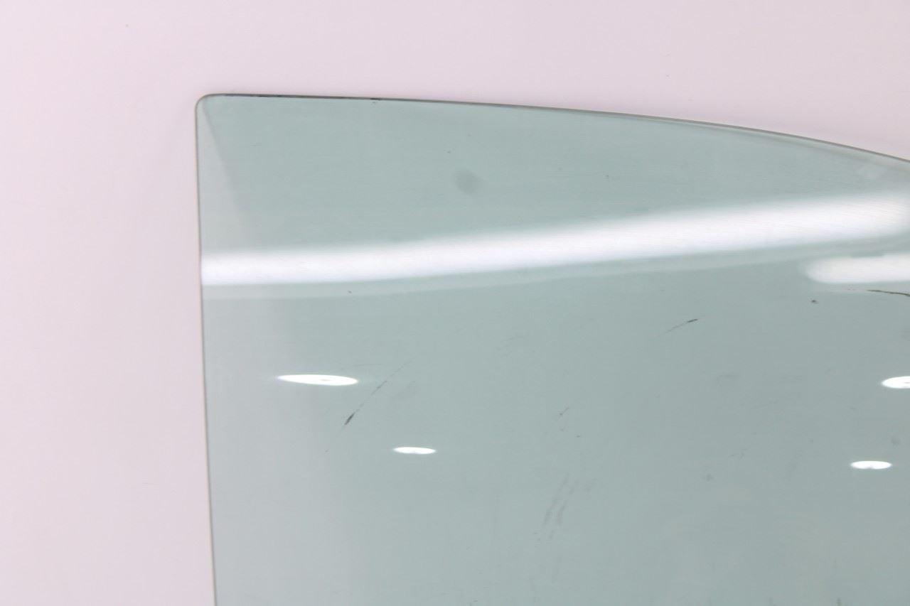 2008-20 Dodge Grand Caravan SXT Front Right Door Window Movable Glass 4894610AB2