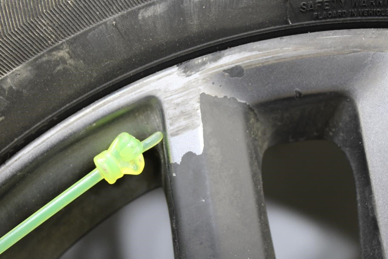 2017-19 GMC Acadia SLT-1 Wheel Tire Cooper Discover A/T 265/65R18 Set 4 84760166 - Alshned Auto Parts