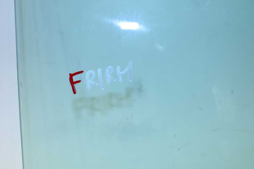 2009-2018 Jeep Wrangler Sahara FR RH Passenger Side Door Window Glass 55395248AB - Alshned Auto Parts