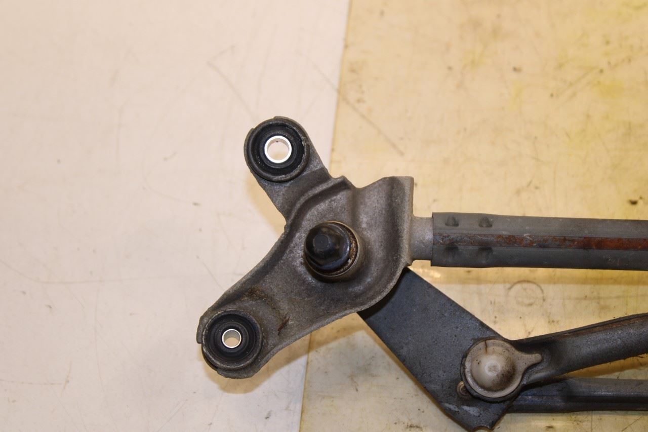 07-11 Toyota Camry LE FR Windshield Wiper Transmission Linkage 85150-06060 OEM - Alshned Auto Parts