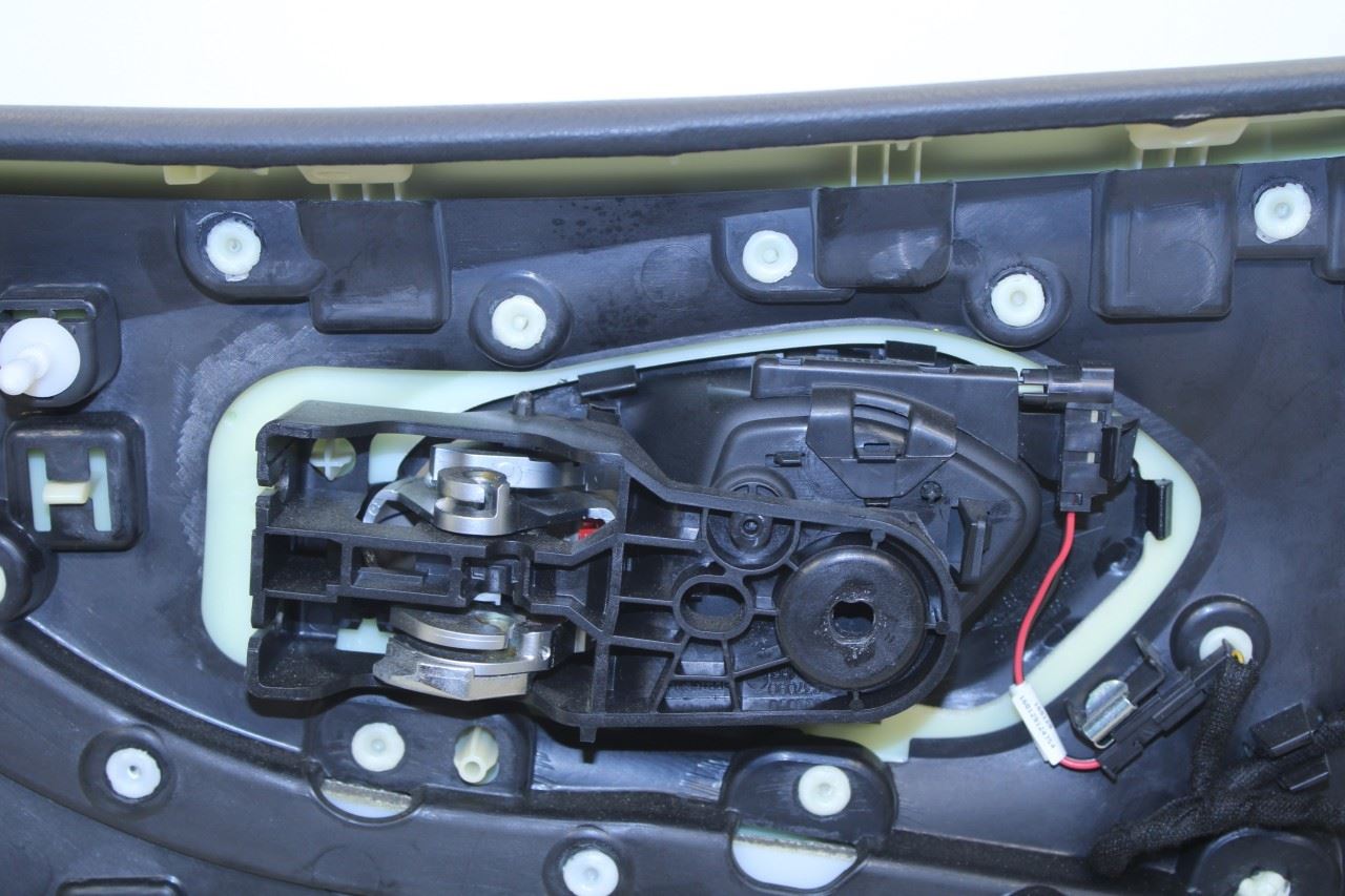 2016-2017 Jeep Cherokee 75th Anniversary Front Right Door Trim Panel 5XG521VHAC - Alshned Auto Parts