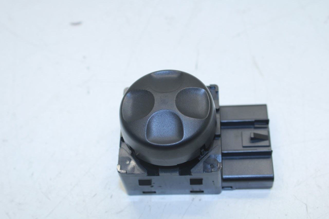 2017-2020 Maserati Ghibli Front Left Side Power Seat Adjustment Switch 673000293 - Alshned Auto Parts