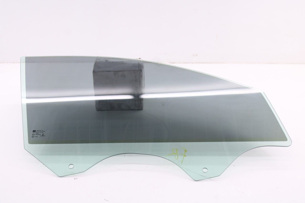 2018-24 Chevrolet Equinox LT Front Right Door Window Movable Glass 84398671 OEM0