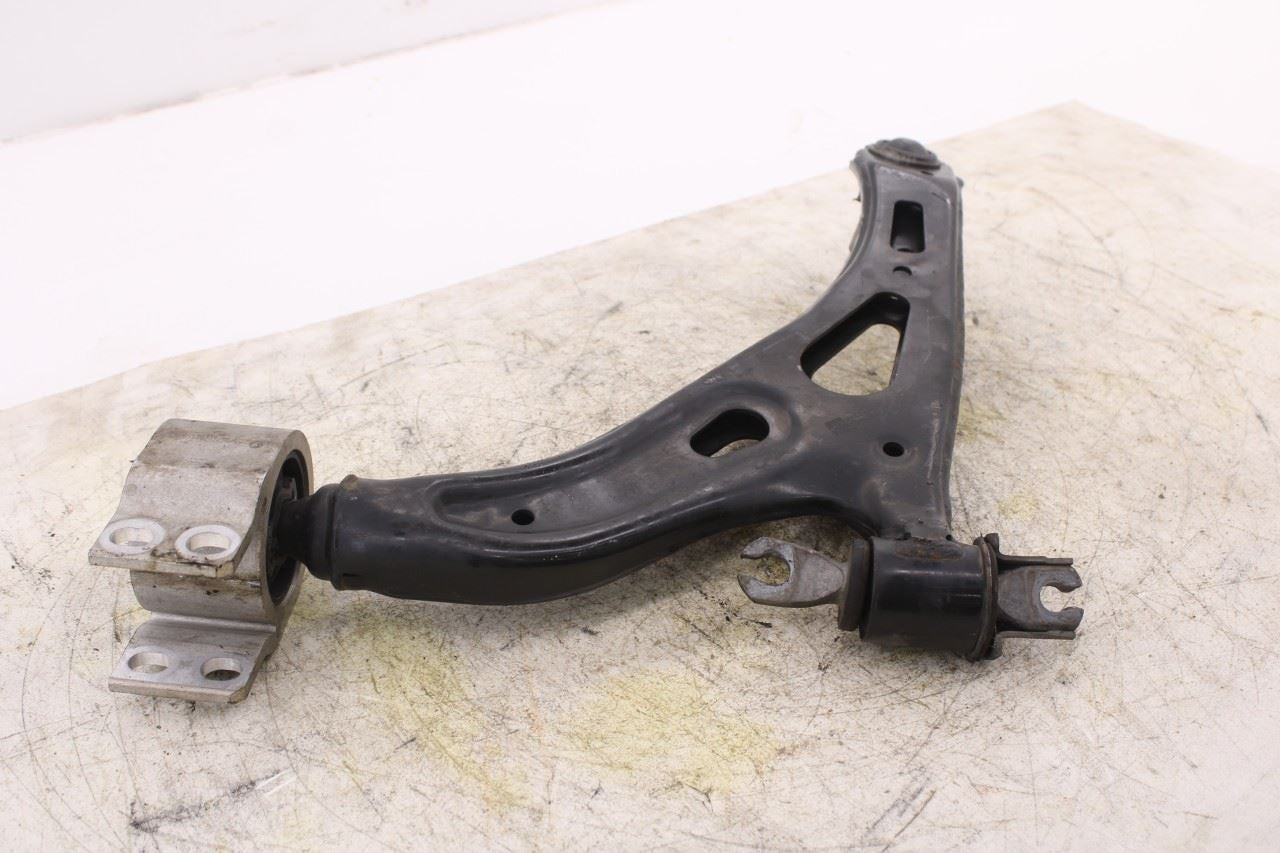 2018-2024 Chevrolet Equinox LT FWD Front Right Lower Control Arm 87821886 OEM7