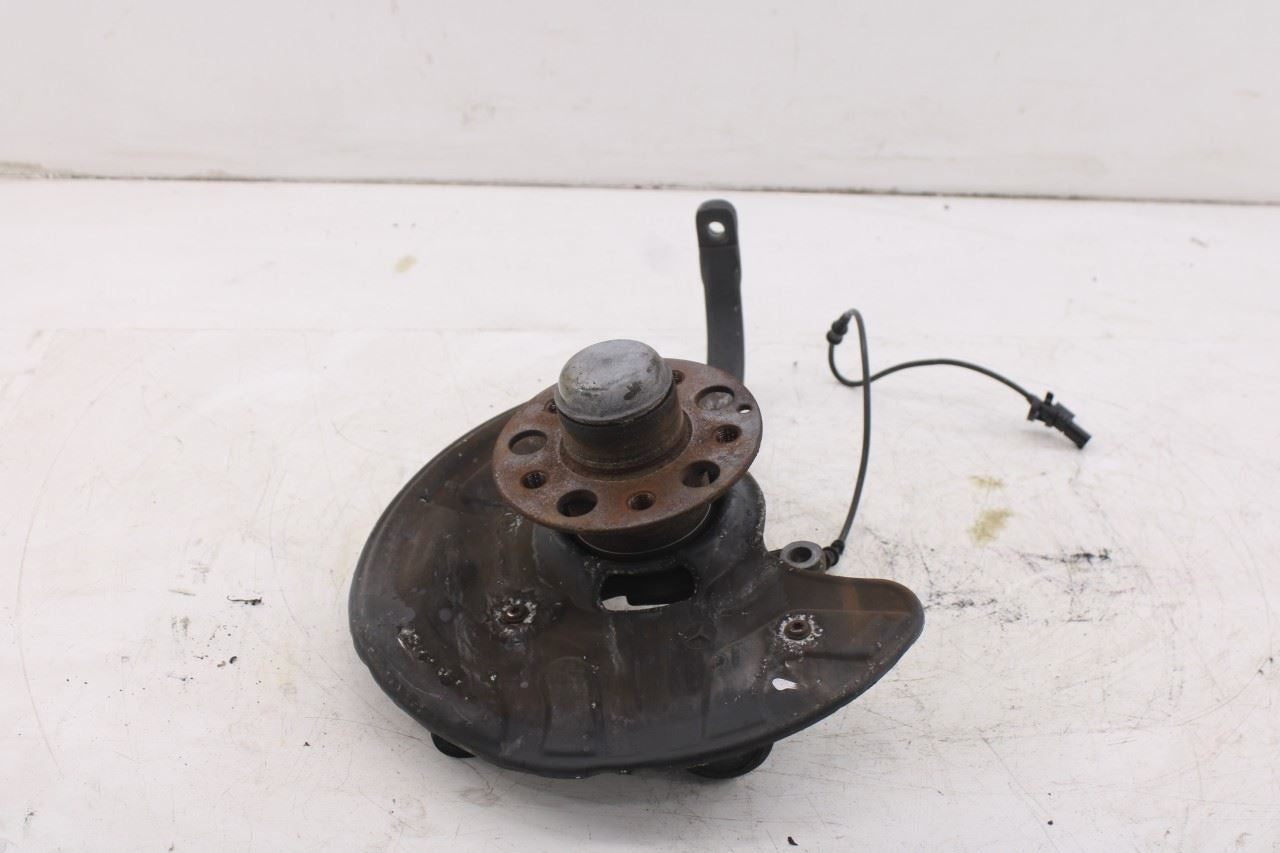 2003-2006 Mercedes-Benz E500 Front Left Side Spindle Knuckle Hub 211-330-64-203
