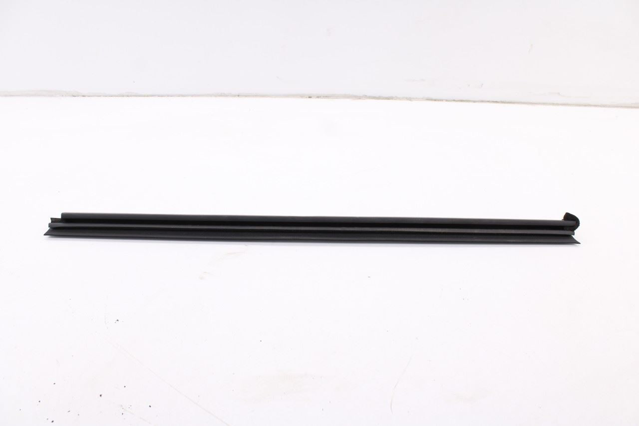 2014-2020 Infiniti QX60 Rear Left Door Run Channel w/ Belt Molding Weatherstrip5
