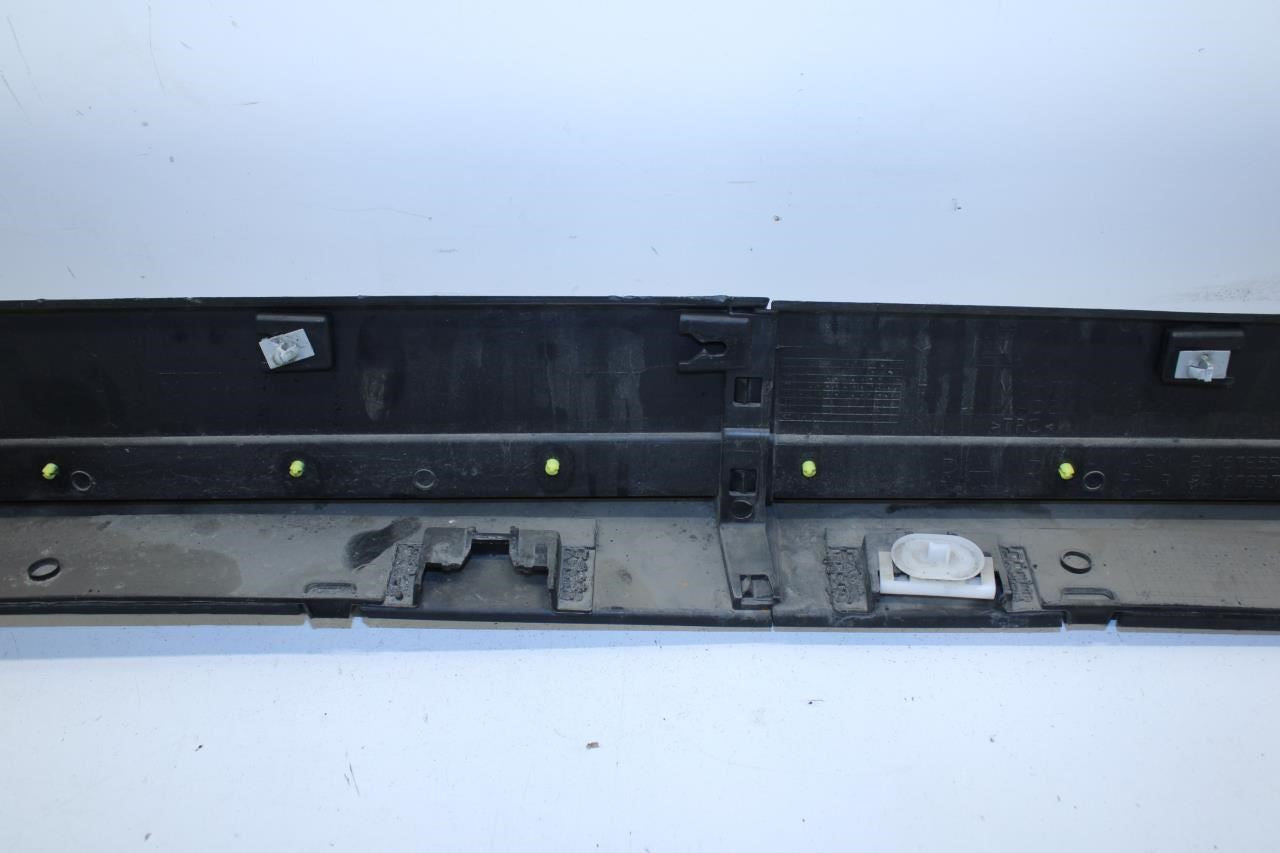 18-24 Chevrolet Equinox LT Right Rocker Skirt Panel Guard Molding 84713654 *ReaD - Alshned Auto Parts