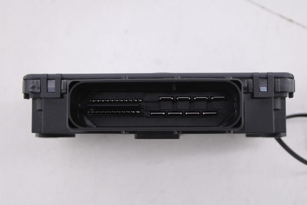 2011-2018 Porsche Cayenne S Electric Parking Brake Control Module 7P0907801F OEM2