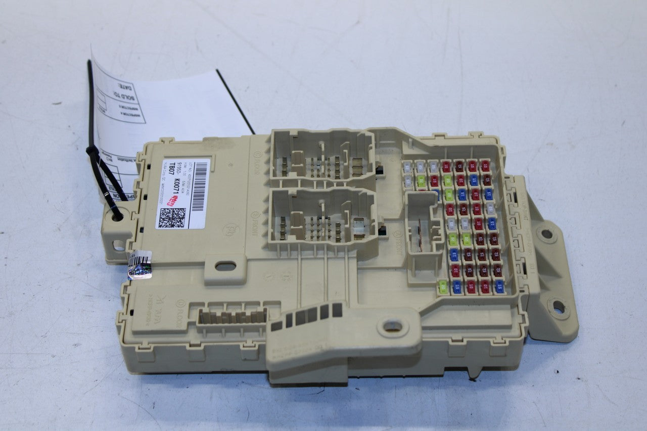 2020-2022 Kia Soul LX 2.0L FWD Cabin Instrument Panel Fuse Relay Junction Block - Alshned Auto Parts