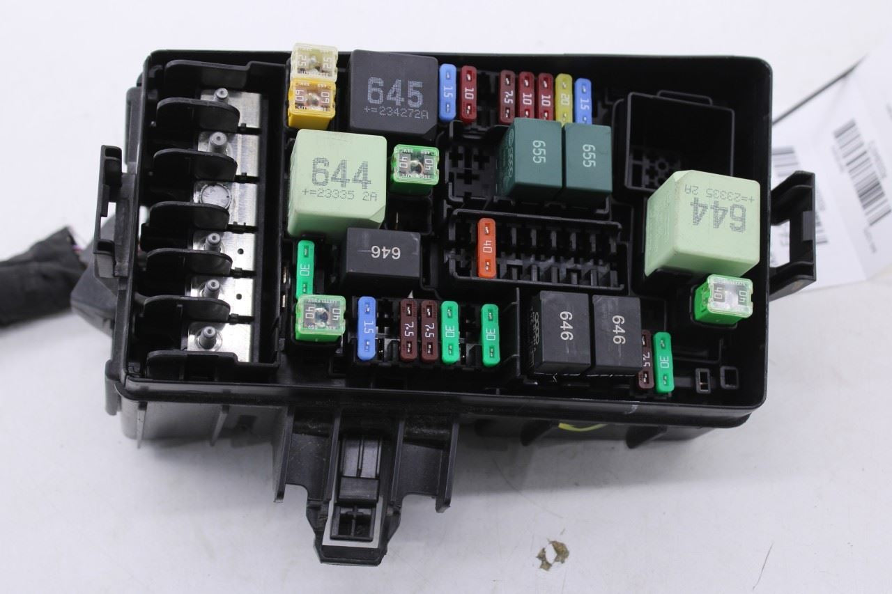 2019-25 Volkswagen Jetta SE 1.5L FWD Engine Bay Fuse Relay Box 5Q0-907-361-F OEM2