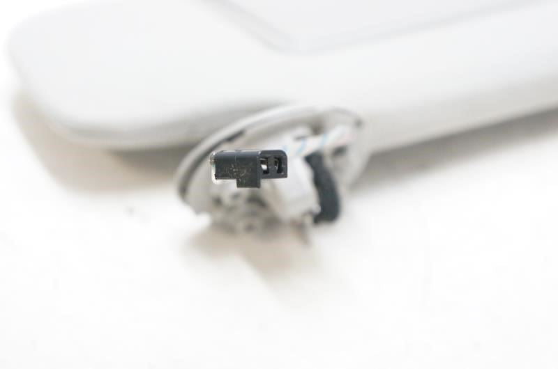 13-17 Cadillac XTS Luxury 3.6L Front Right Side Sun Visor w/ Illuminated Mirror - Alshned Auto Parts