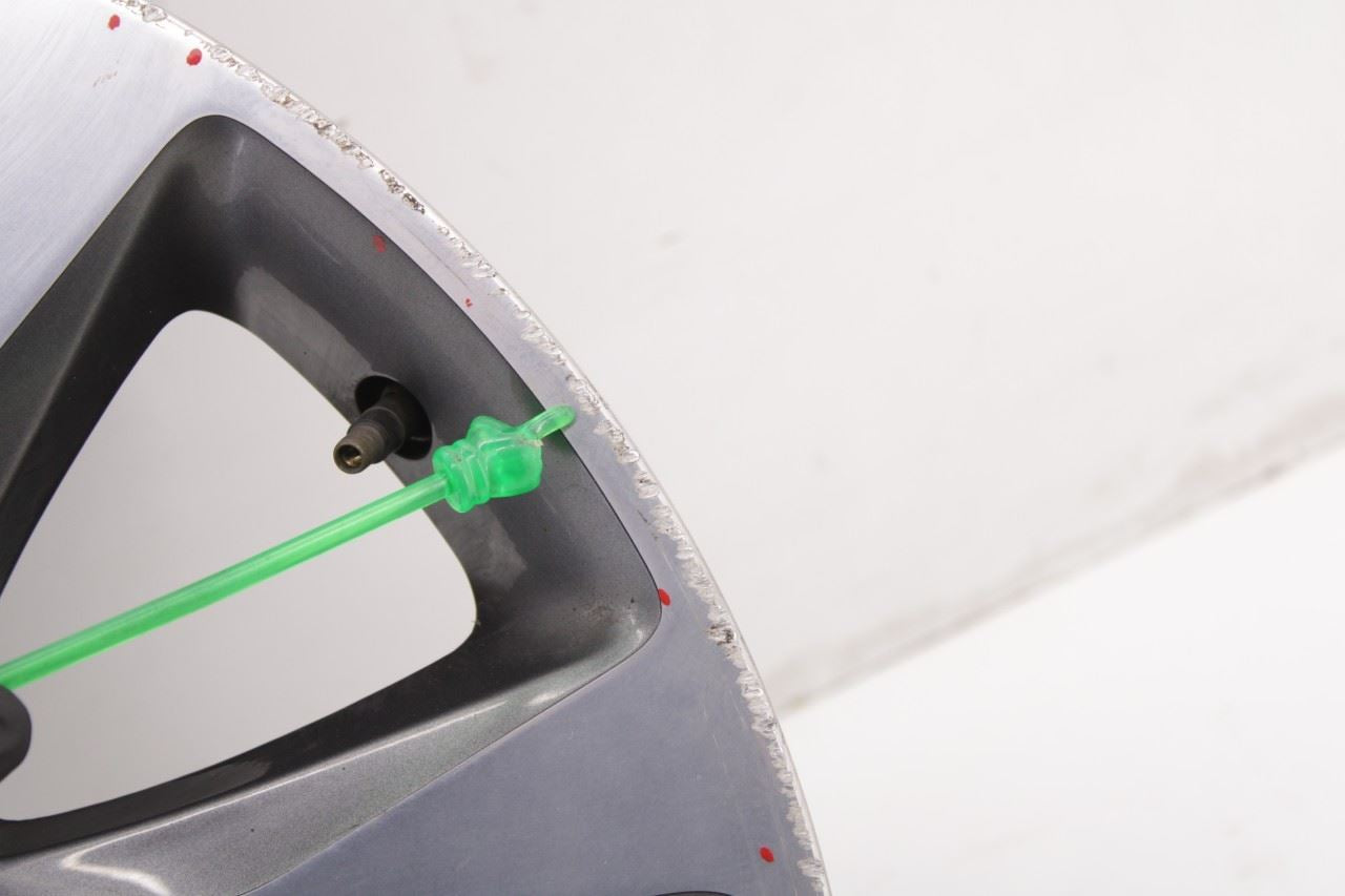 17-18 Jeep Grand Cherokee Aluminum Wheel R20x8J 5 V Spoke 5XL06TRMAA OEM *ReaD* - Alshned Auto Parts