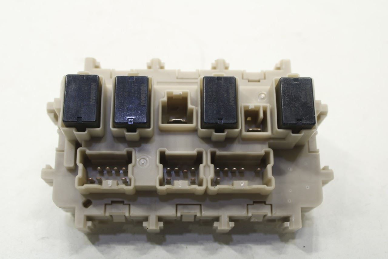 17-22 Nissan Rogue Sport SL AWD Cabin Instrument Panel Fuse Relay Junction Block - Alshned Auto Parts