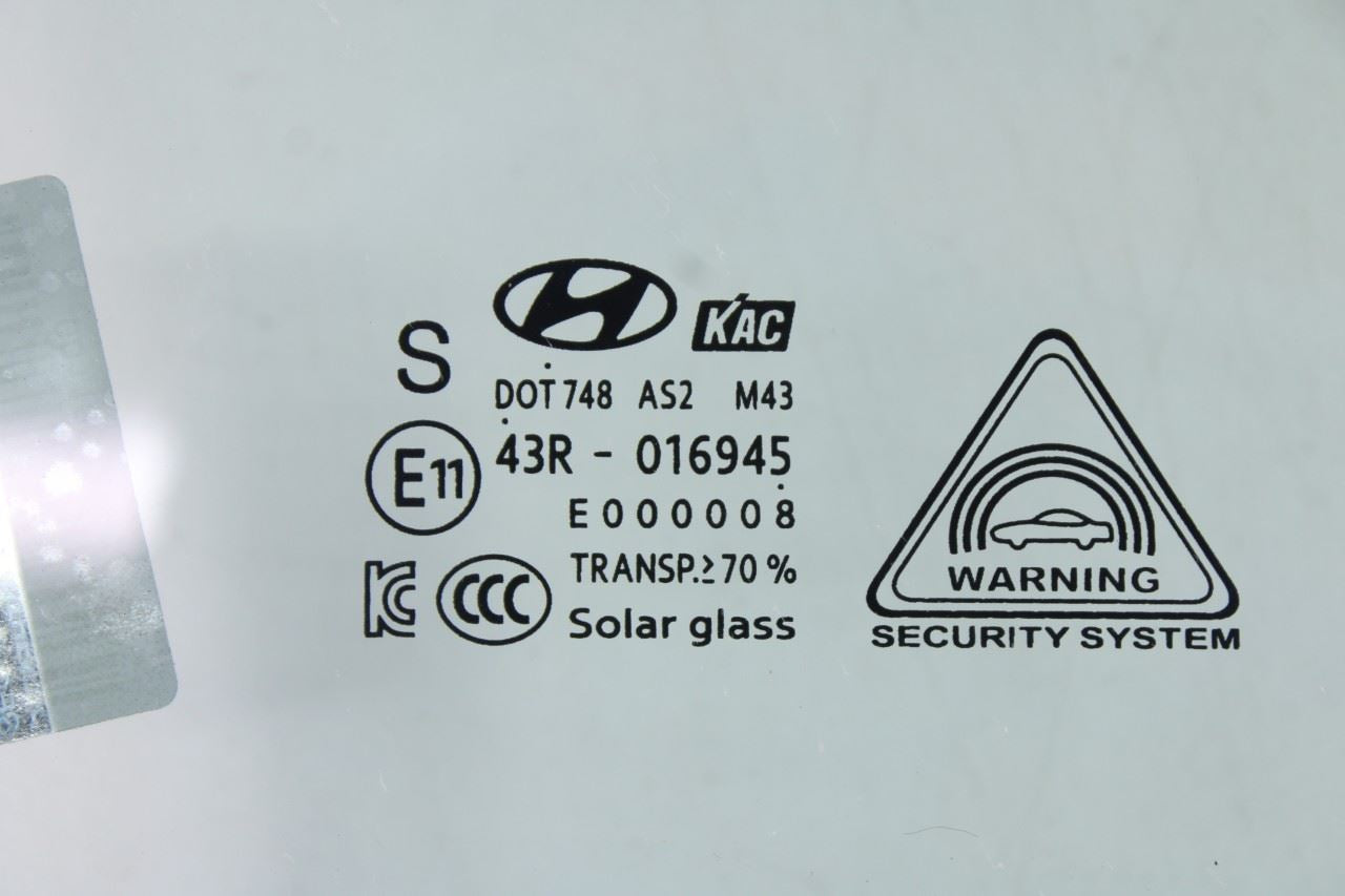 2019-2023 Hyundai Santa Fe SEL Front Right Door Window Movable Glass 82421-S20009
