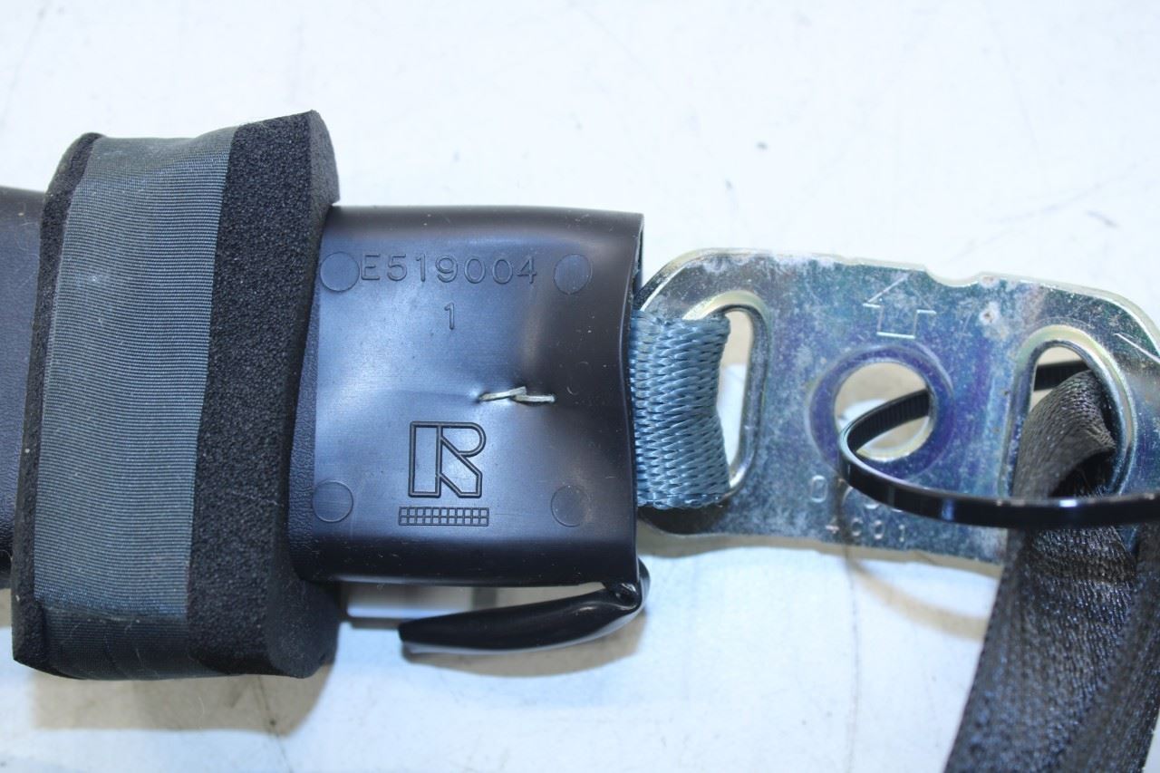 2013-16 Lexus GS350 3.5L AWD Rear Passenger Right Side 2nd Row Seat Belt Buckle - Alshned Auto Parts
