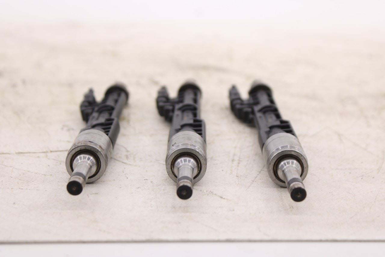 2013-2015 BMW 750i xDrive 4.4L Twin Turbo High Pressure Fuel Injector Set of 83