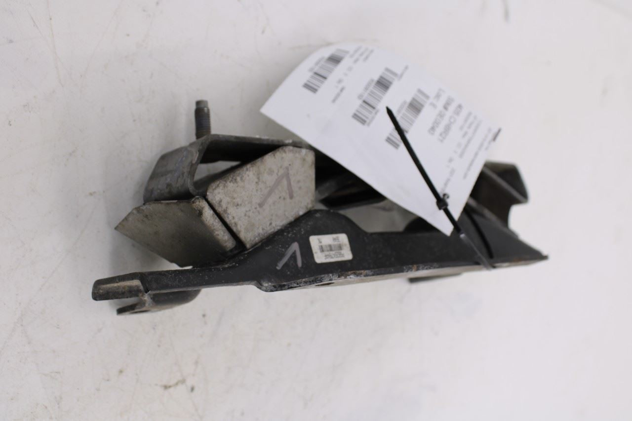 2020-21 Ram 1500 Big Horn Crew Cab Transmission Mount Insulator Support Bracket4