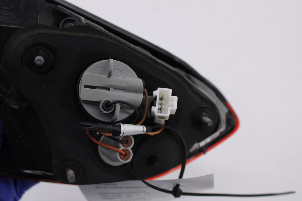 2019-2021 Hyundai Veloster Rear Right Passenger Side Tail Light Lamp 92404-J300010