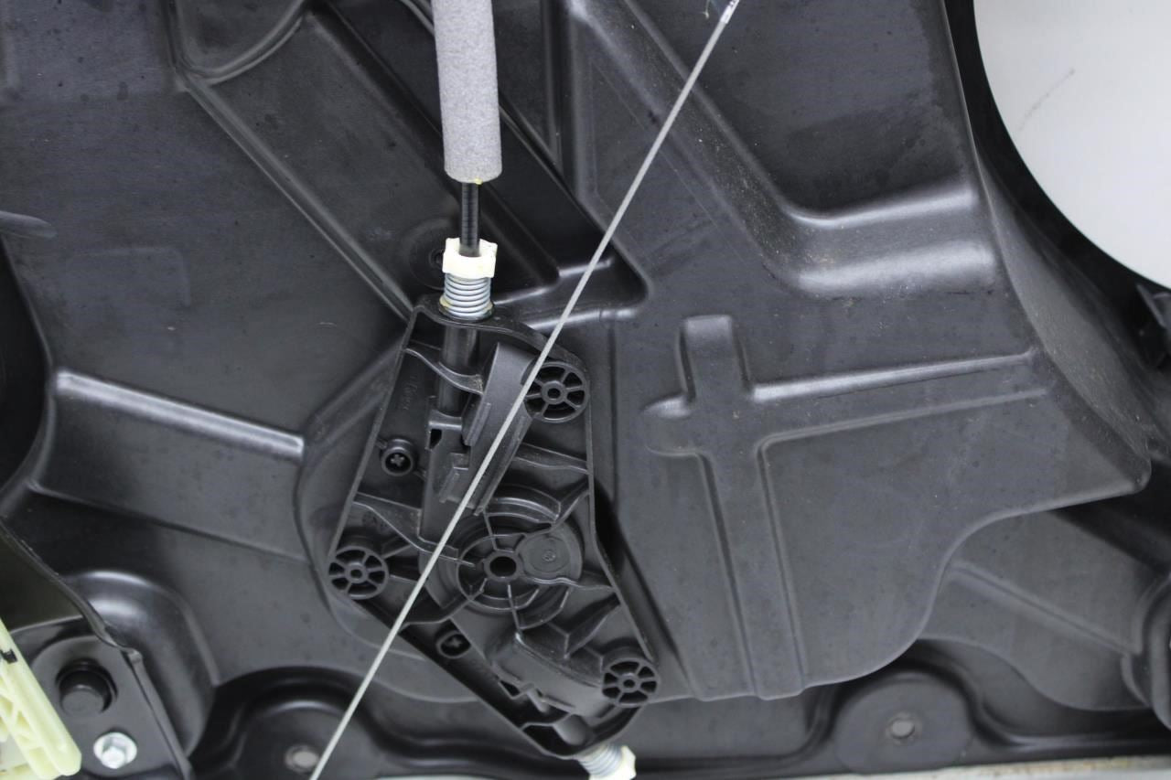 11-21 Jeep Grand Cherokee Front Right Door Window Regulator w Carrier 68231062AE - Alshned Auto Parts