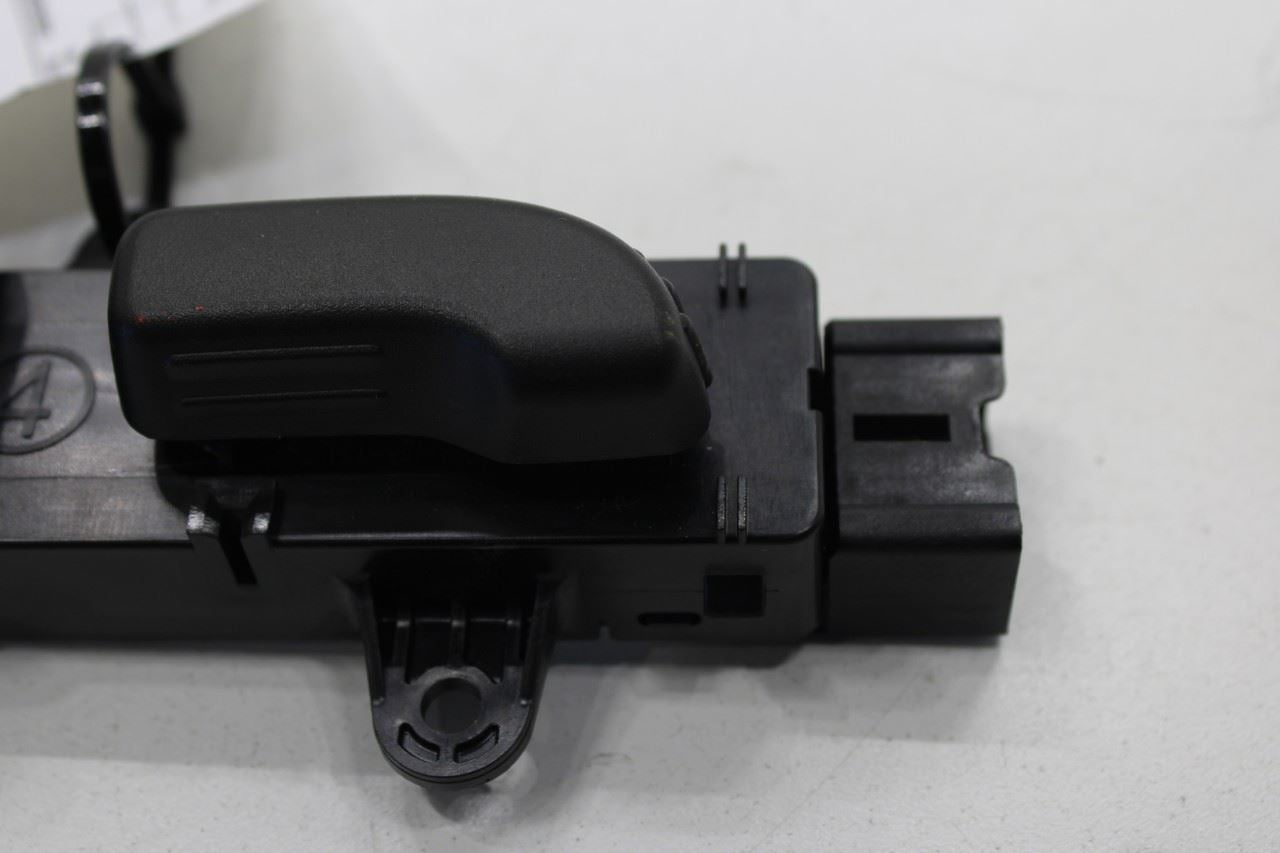 2020-22 Nissan Rogue Sport SL 2.0L Front Right Side Seat Power Adjustment Switch - Alshned Auto Parts