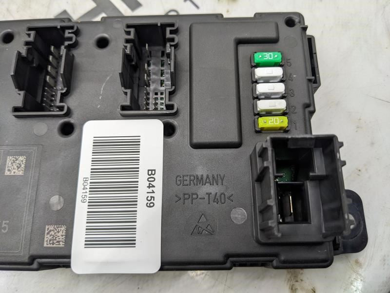 2017-20 BMW 430i xDrive 2.0L Rear Body Control Module Fuse Relay Box 613598669827