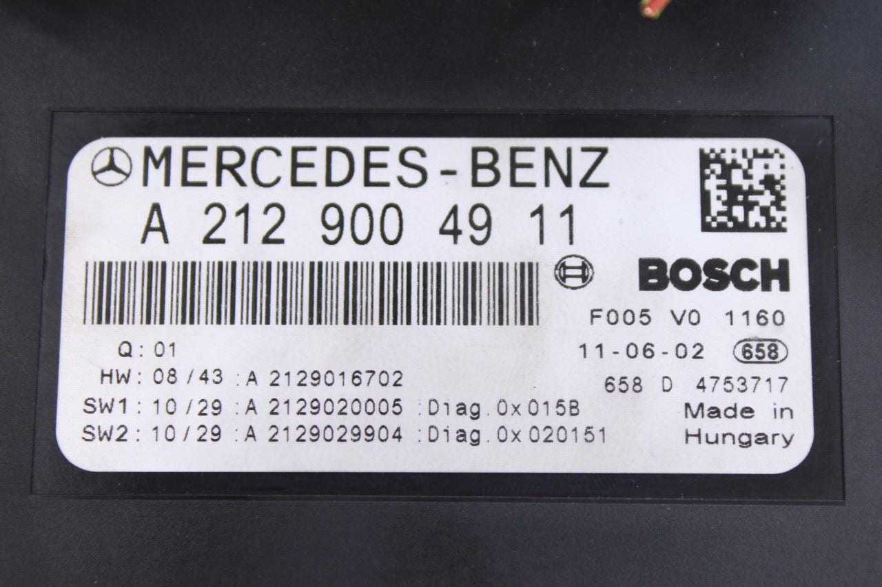 10-13 Mercedes-Benz E350 Luxury 3.5L Front SAM Fuse Relay Junction Block *ReaD*12