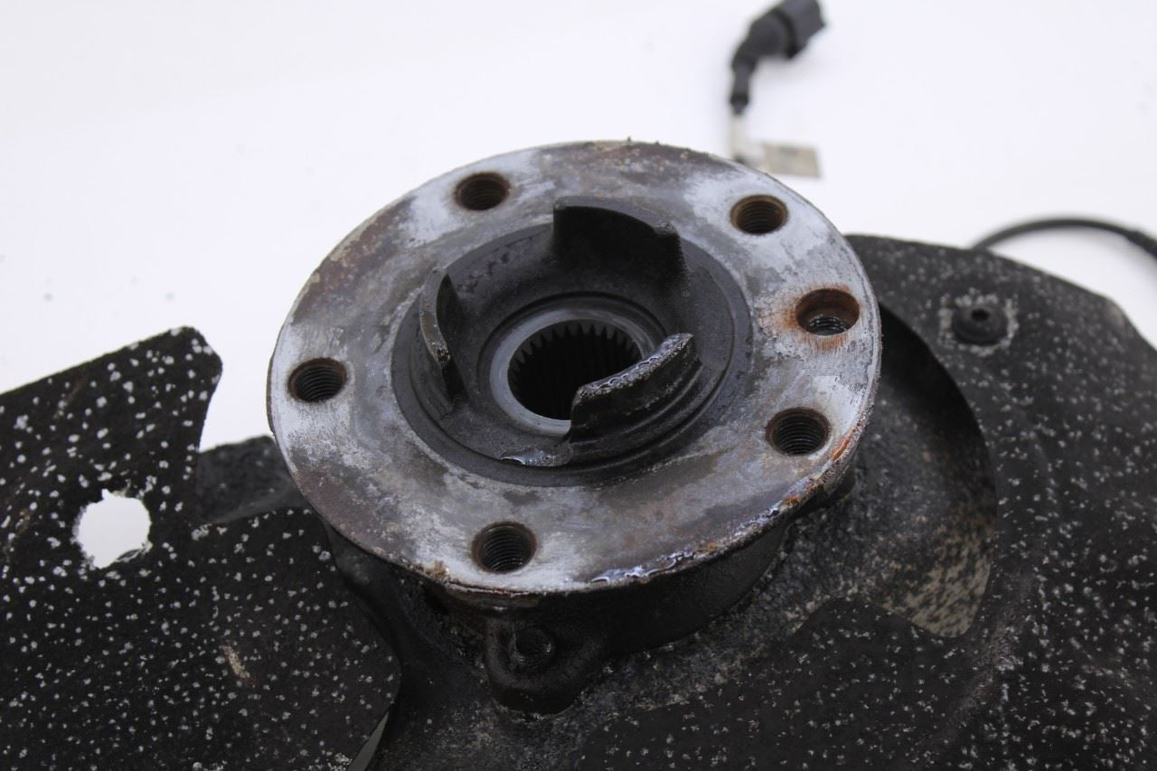 2011-18 Porsche Cayenne S Front Left Driver Side Spindle Knuckle Hub 958341155002