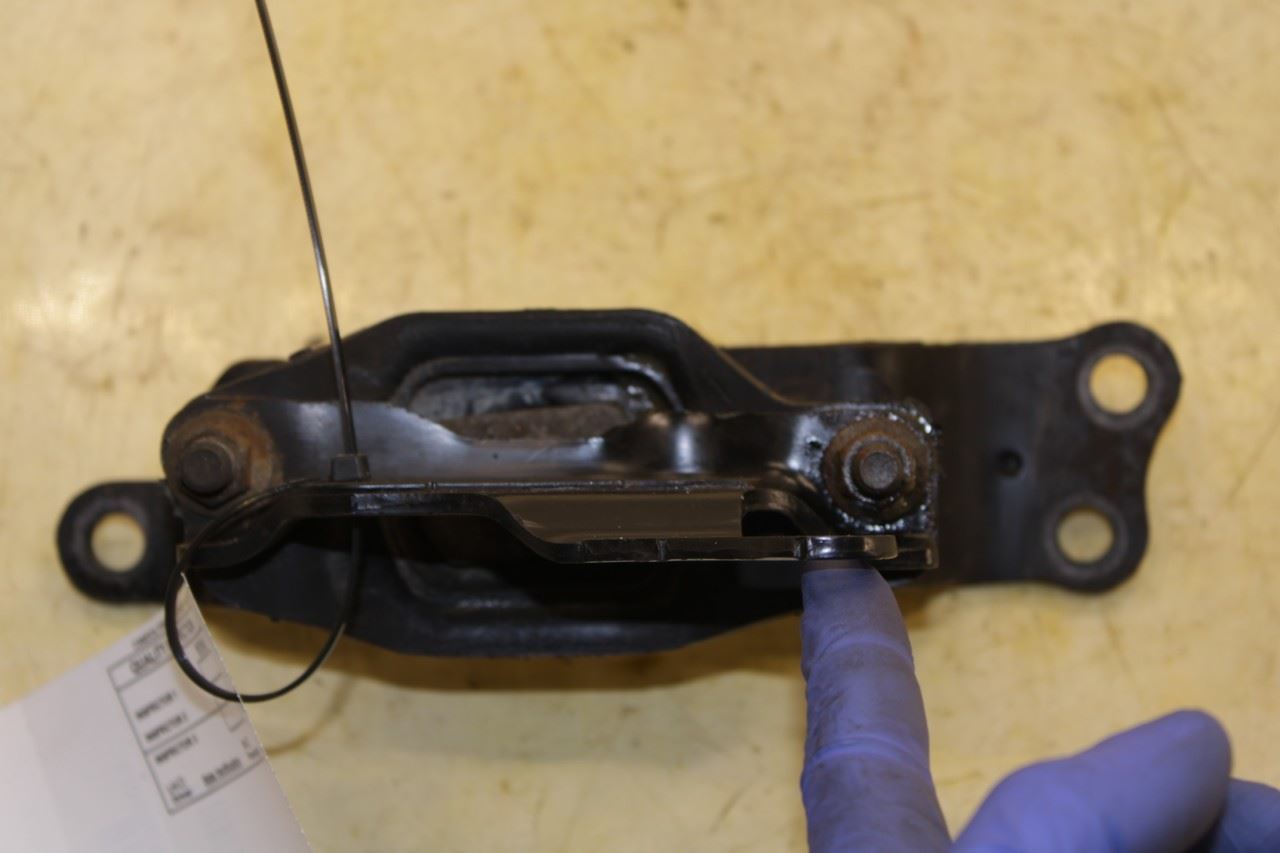 2014-2020 Infiniti QX60 3.5L FWD Left Side Engine Mount Insulator 11220-3KA0A - Alshned Auto Parts