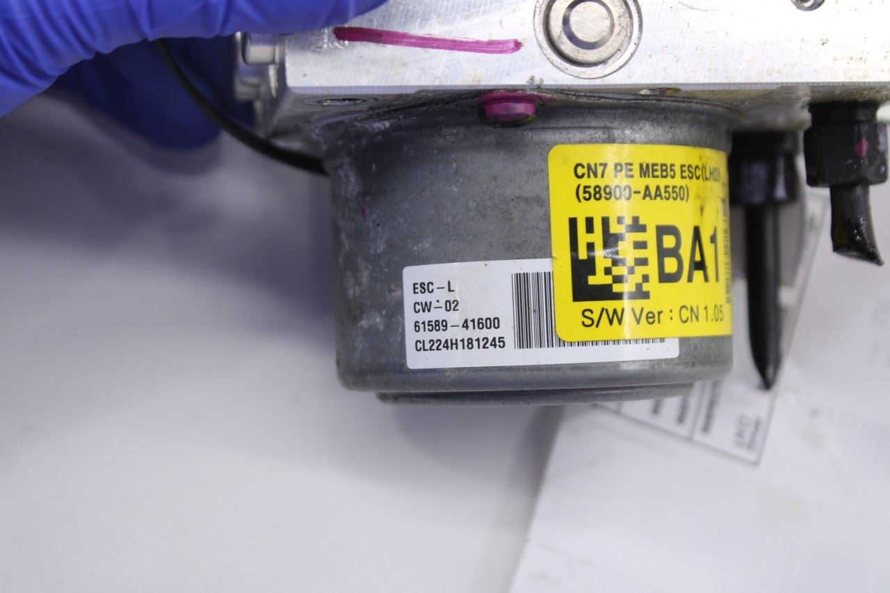 24-26 Hyundai Elantra SE 2L ABS Anti Lock Brake Pump Control Module 58910-AA5505