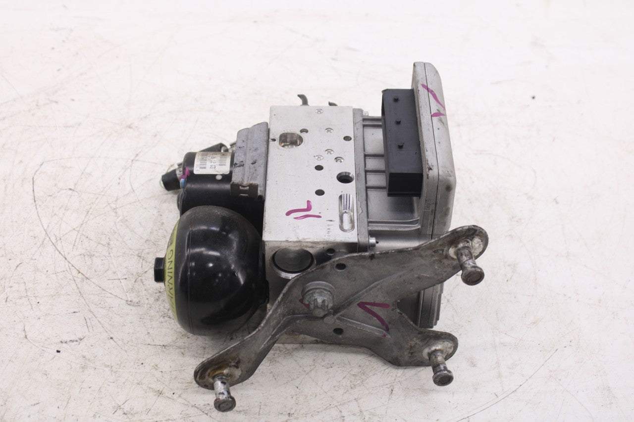 2004-2006 Mercedes-Benz E500 5.0L ABS Anti Lock Brake Pump Control Module OEM7
