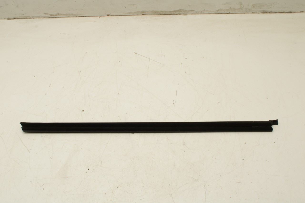 2023-25 Kia Sportage Hybrid EX Front Right Door Belt Outer w/ Inner Weatherstrip - Alshned Auto Parts