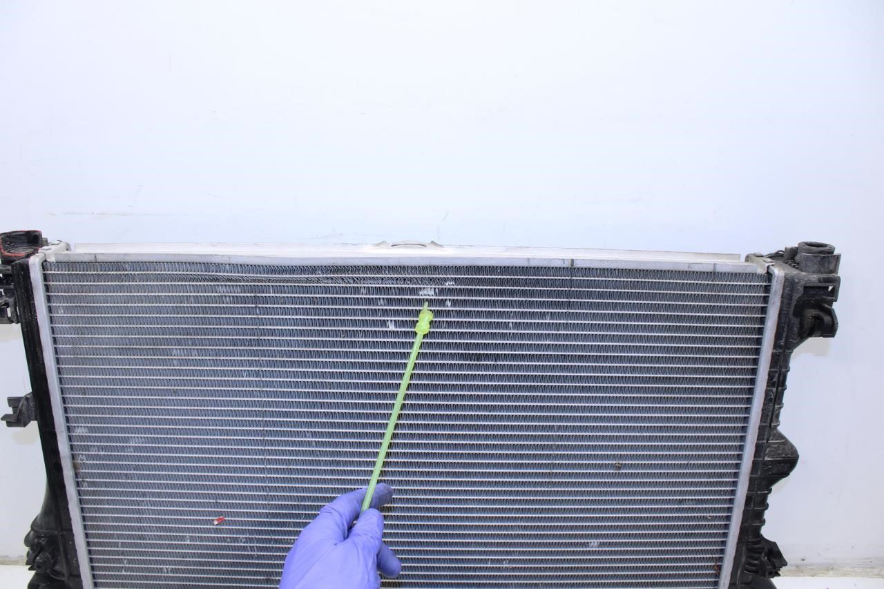 2010-2013 Mercedes-Benz S550 Engine Cooling Radiator 221-500-32-03 OEM *ReaD* - Alshned Auto Parts