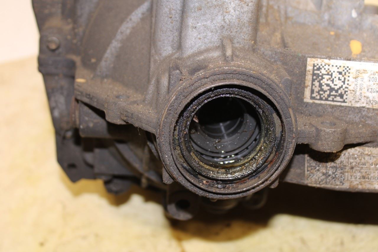 2020-2021 Ford Escape SEL 2.0L AWD Rear Axle Differential Carrier 3.47 ratio 48K - Alshned Auto Parts